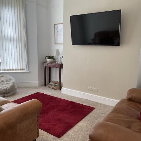 4 Bedroom House In Harrogate Town Centre Экстерьер фото