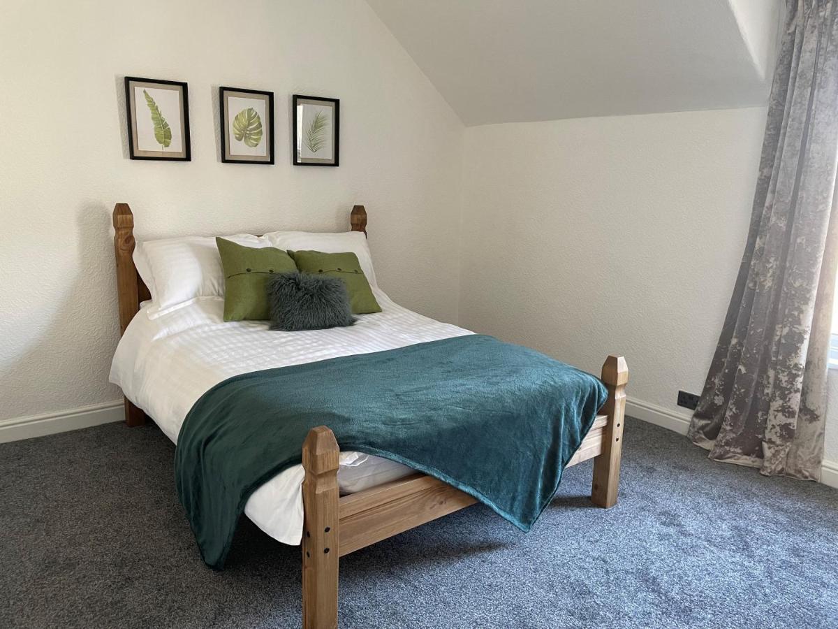 4 Bedroom House In Harrogate Town Centre Экстерьер фото