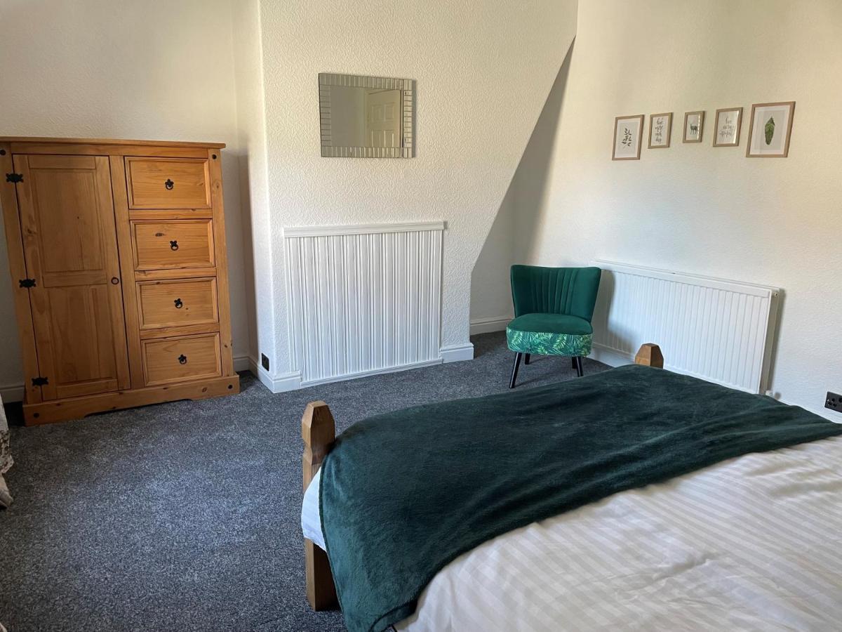 4 Bedroom House In Harrogate Town Centre Экстерьер фото