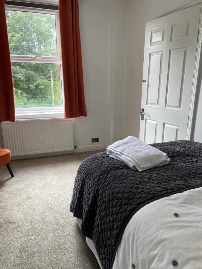 4 Bedroom House In Harrogate Town Centre Экстерьер фото